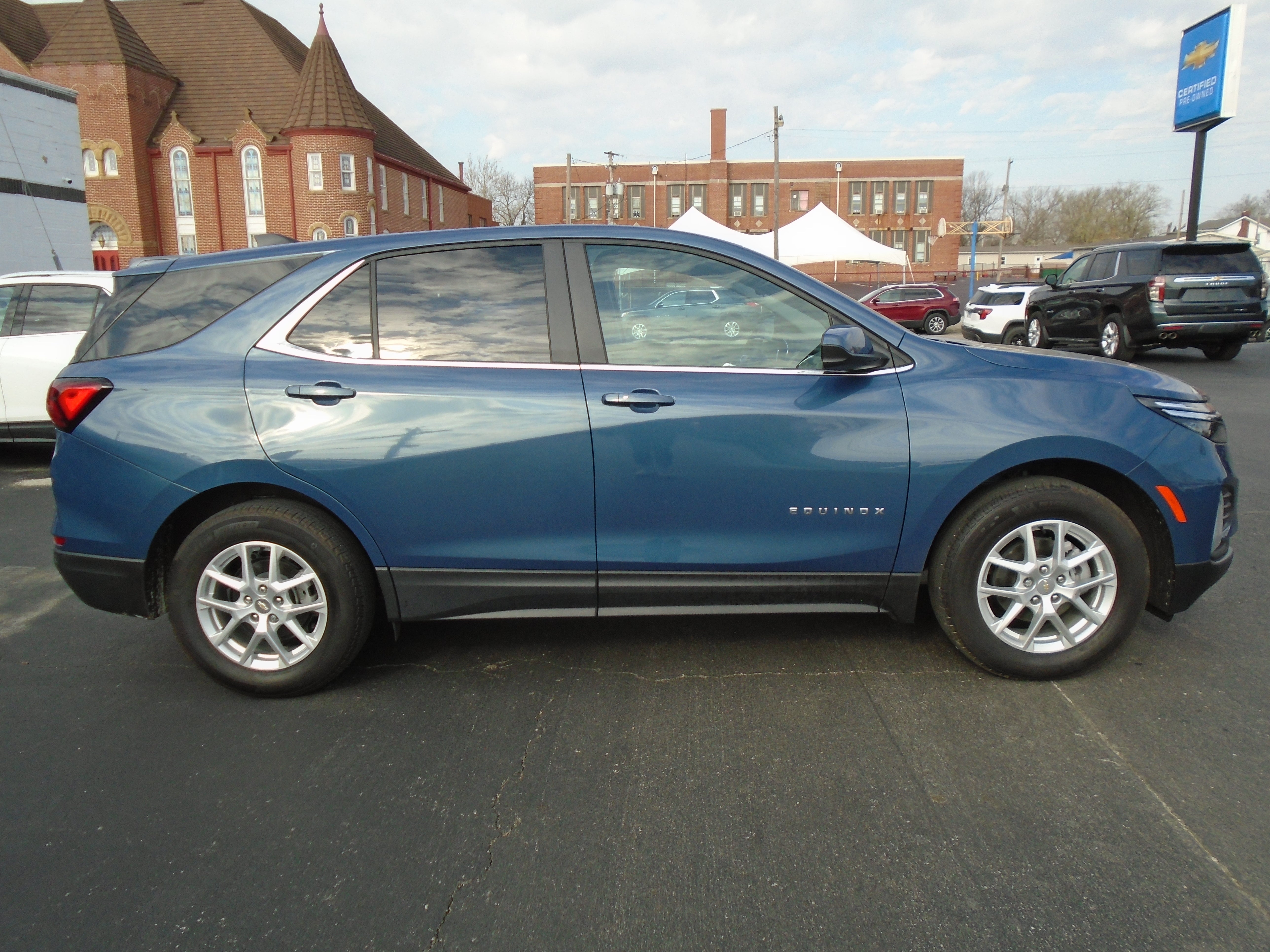  2024 Chevrolet Equinox LT FWD with 1LT   