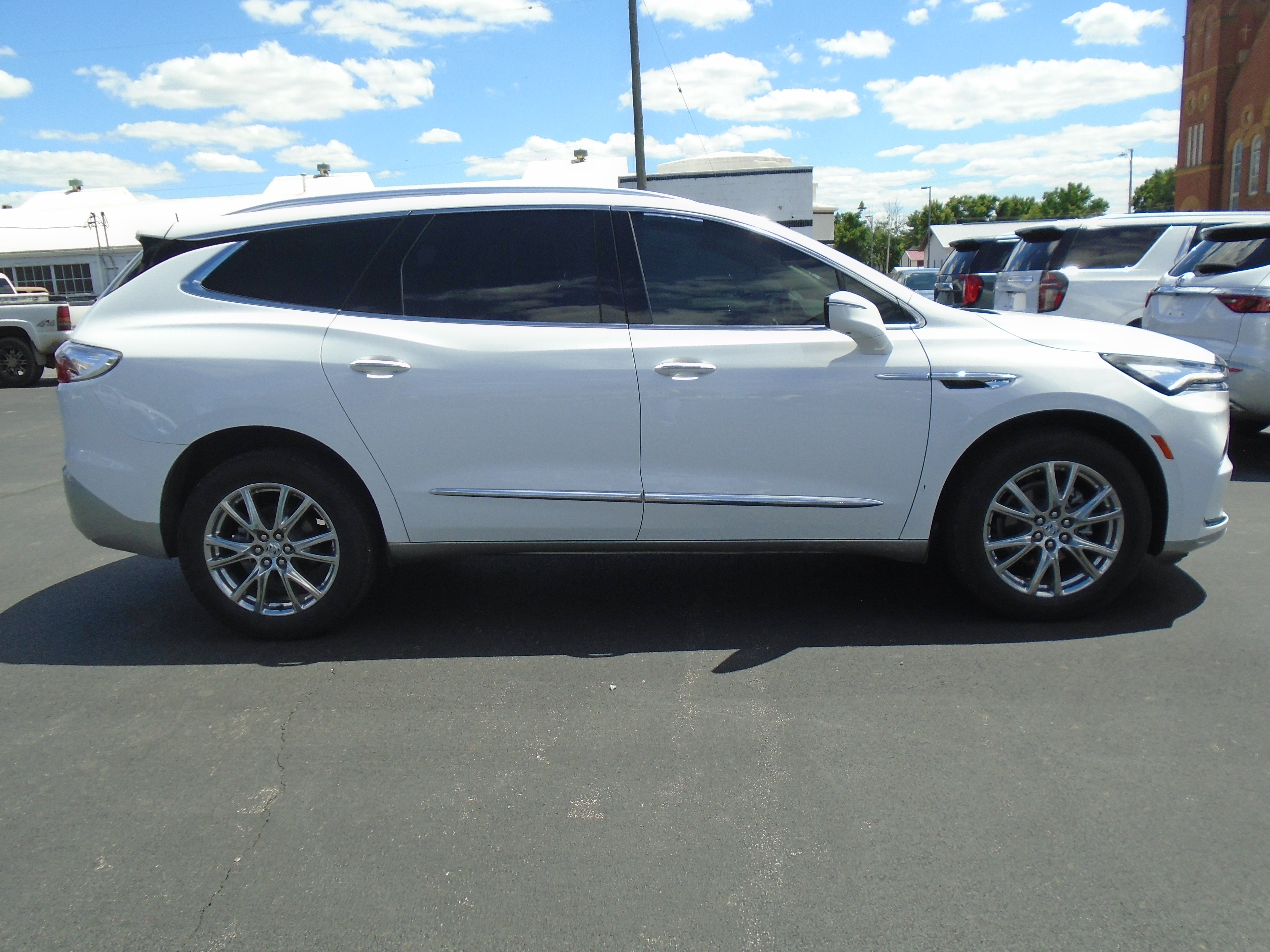  2023 Buick Enclave Premium FWD   