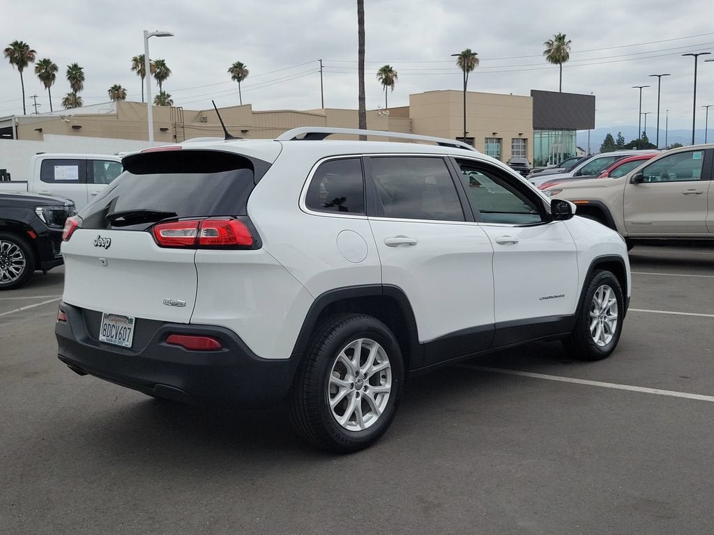 View vehicle photo 4
