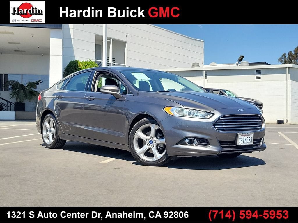 Gray 2016 Ford Fusion Sedan Front-Wheel Drive 