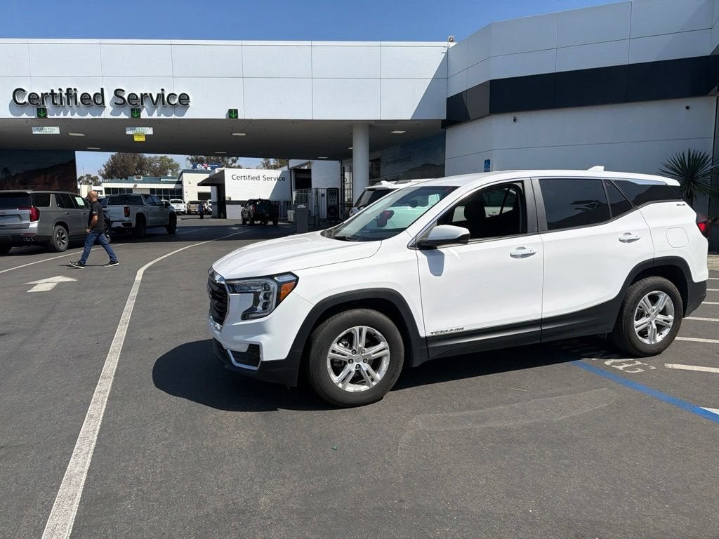 Summit White 2024 GMC Terrain SUV / Crossover Front-Wheel Drive Automatic