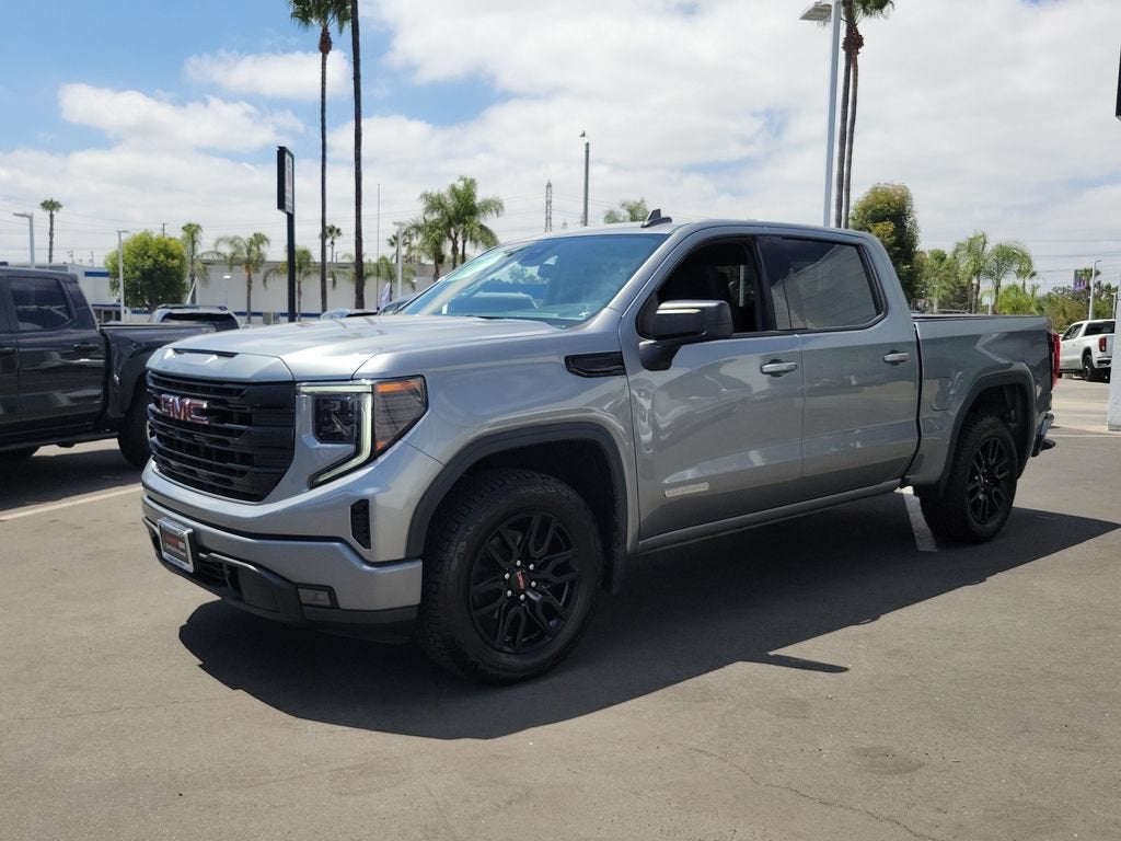 View vehicle photo 2