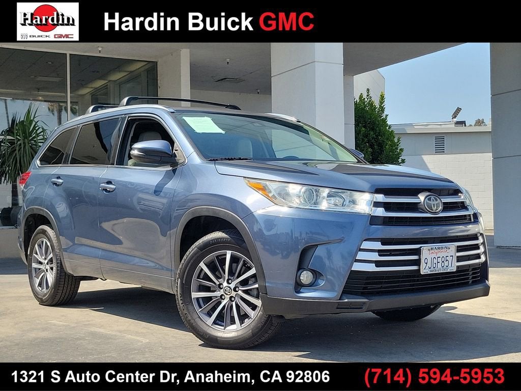 Blue 2017 Toyota Highlander SUV / Crossover Front-Wheel Drive Automatic