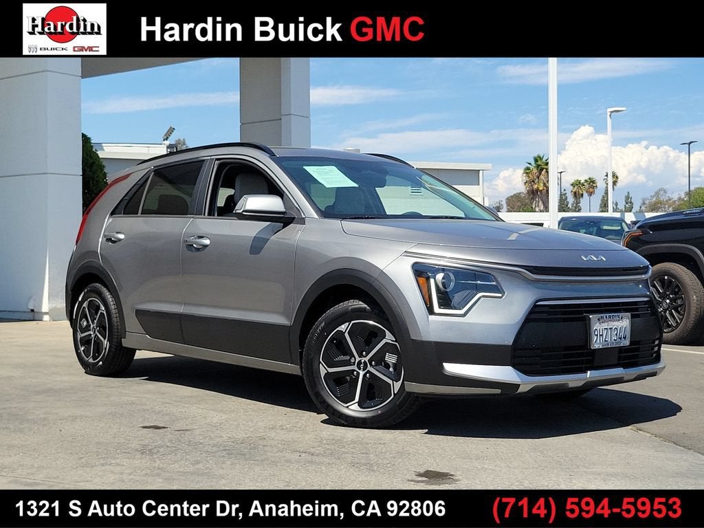 Gray 2024 Kia Niro SUV / Crossover Front-Wheel Drive 