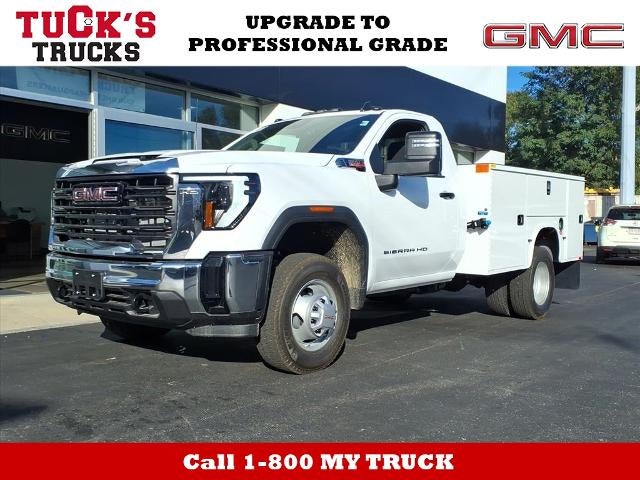 Summit White 2025 GMC Sierra 3500HD Chassis Pickup Truck Four-Wheel Drive Automatic