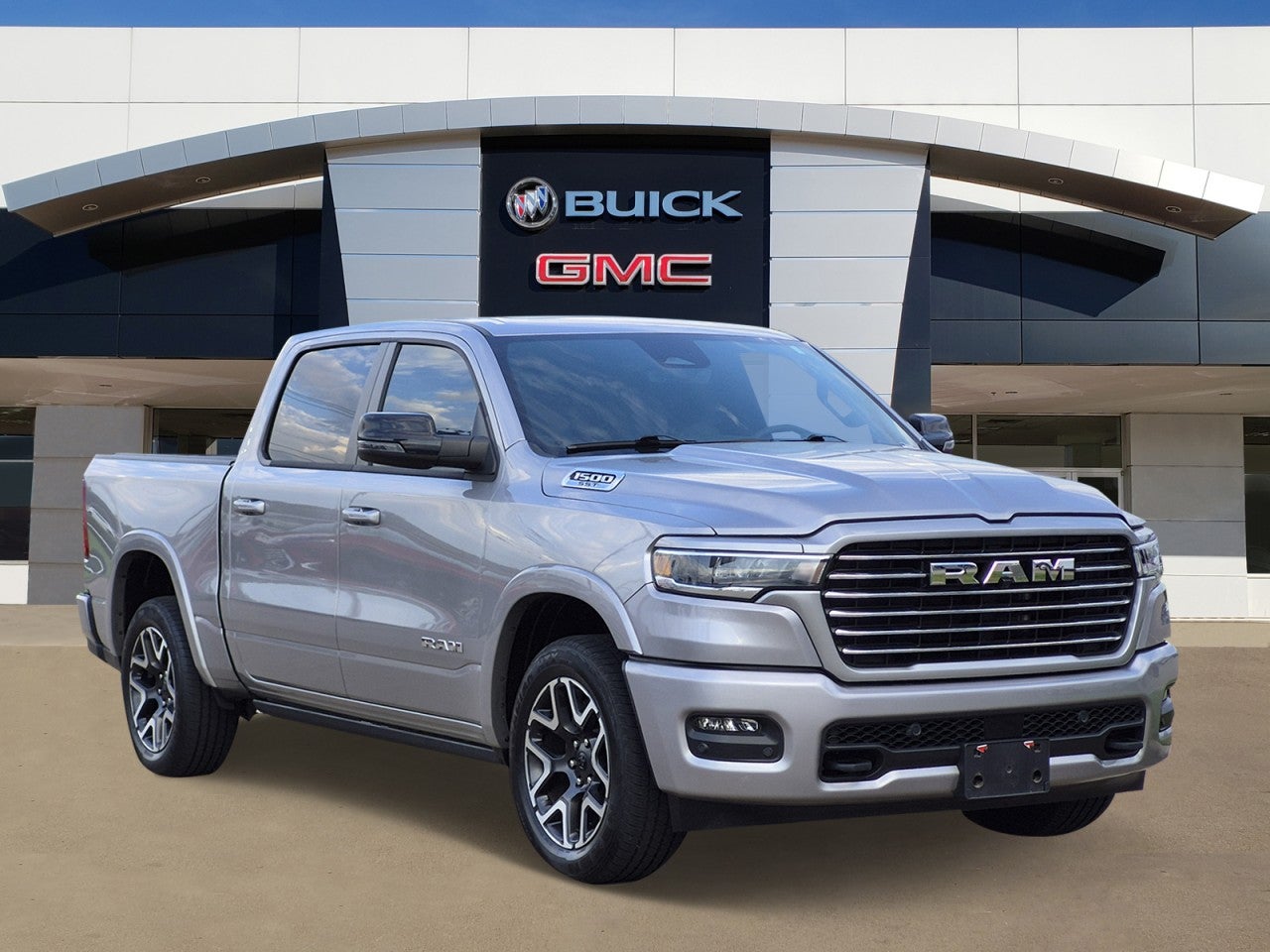  2025 RAM 1500 Laramie Crew Cab 4WD   
