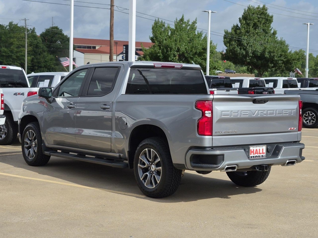 View vehicle photo 4