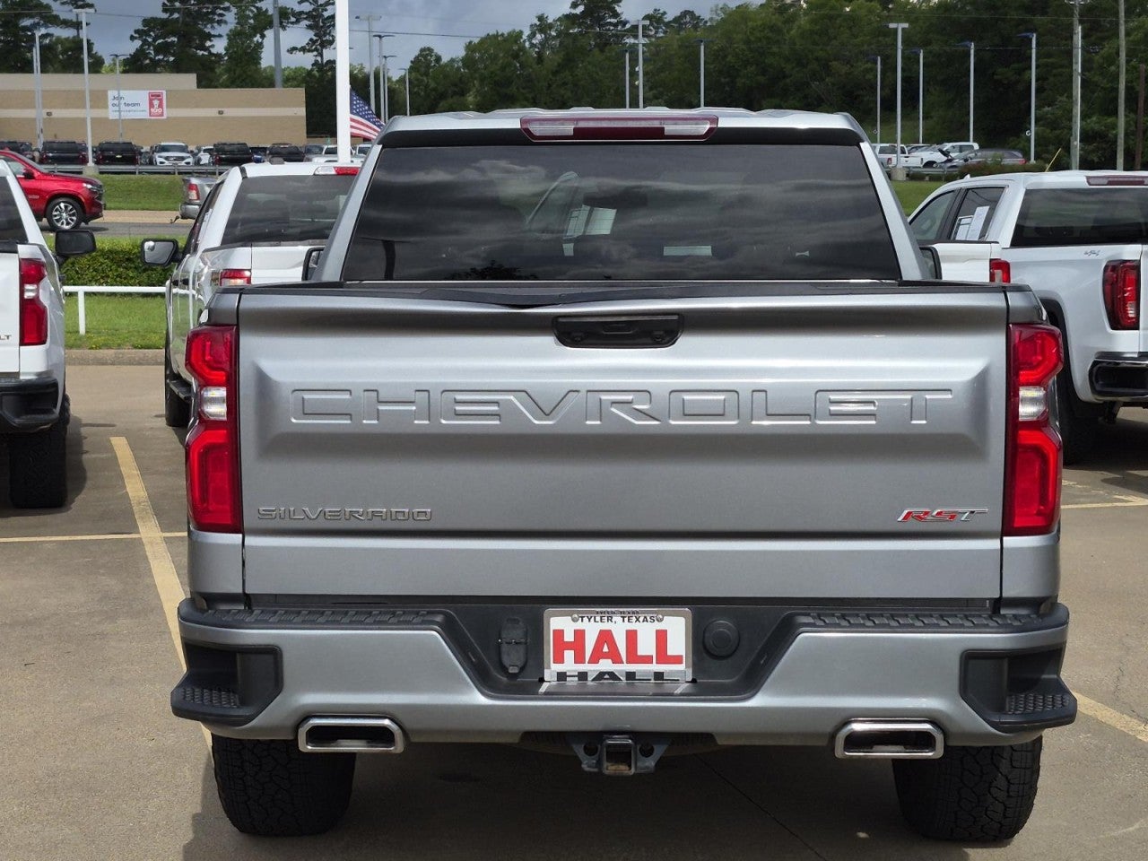 View vehicle photo 5
