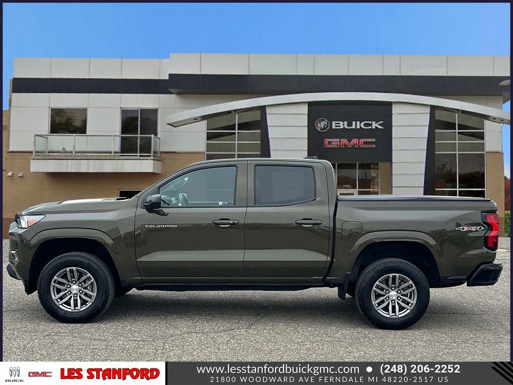 View vehicle photo 2