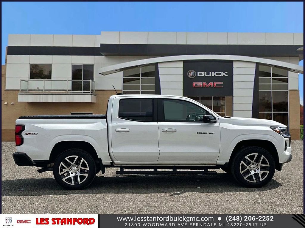 View vehicle photo 7