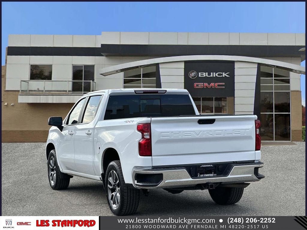 View vehicle photo 4