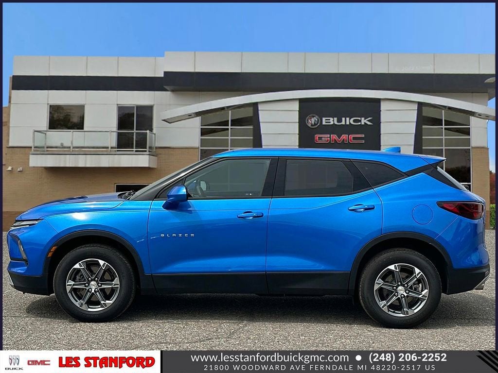 View vehicle photo 2