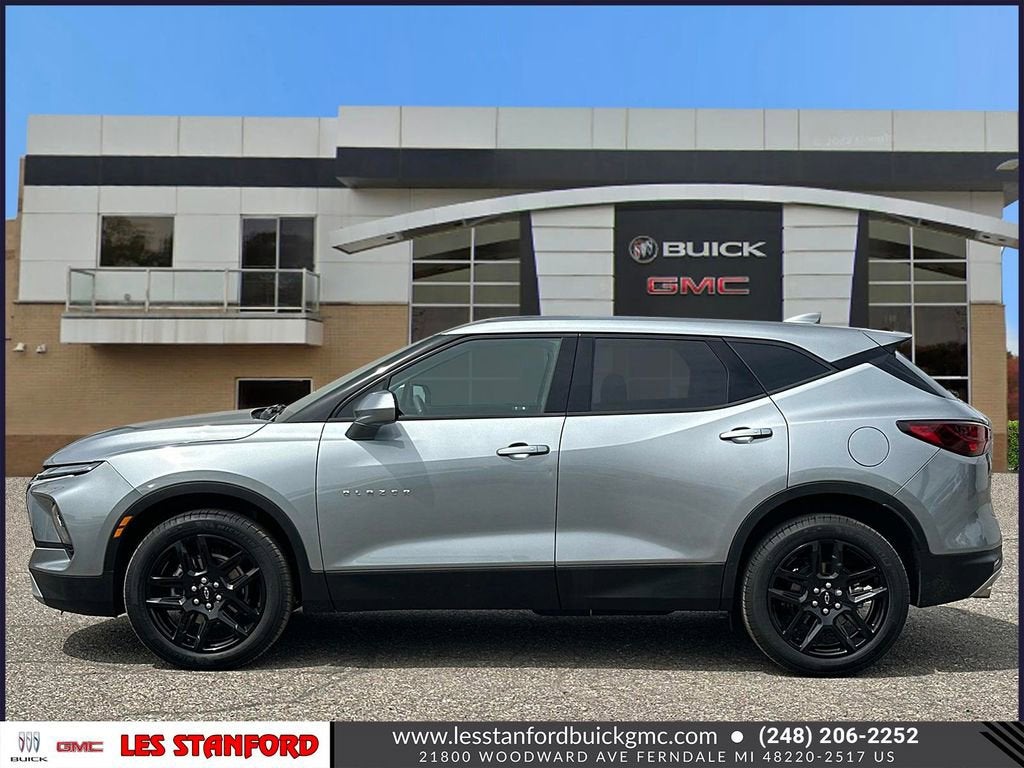 View vehicle photo 2
