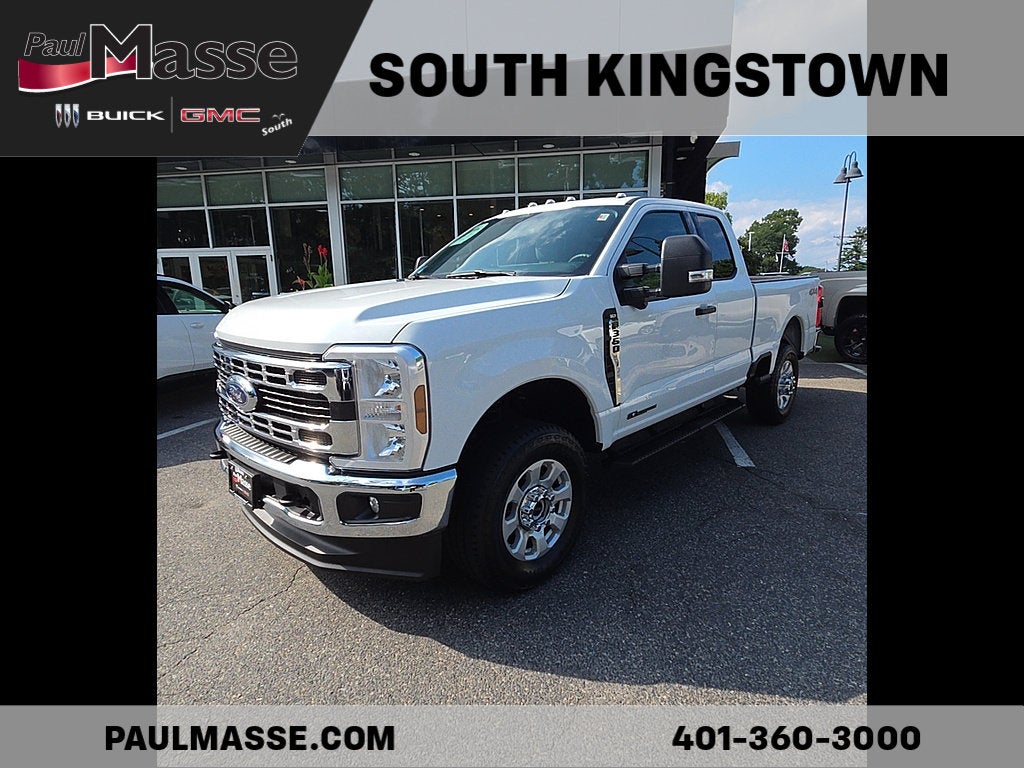 White 2024 Ford F-350 Super Duty Pickup Truck Four-Wheel Drive 