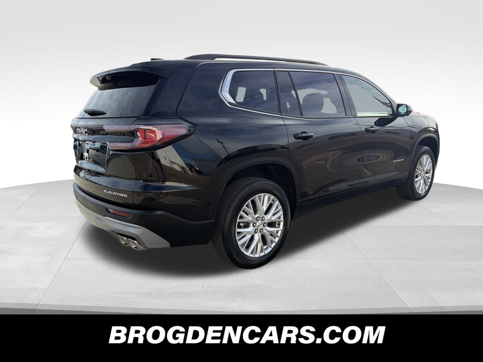 View vehicle photo 3