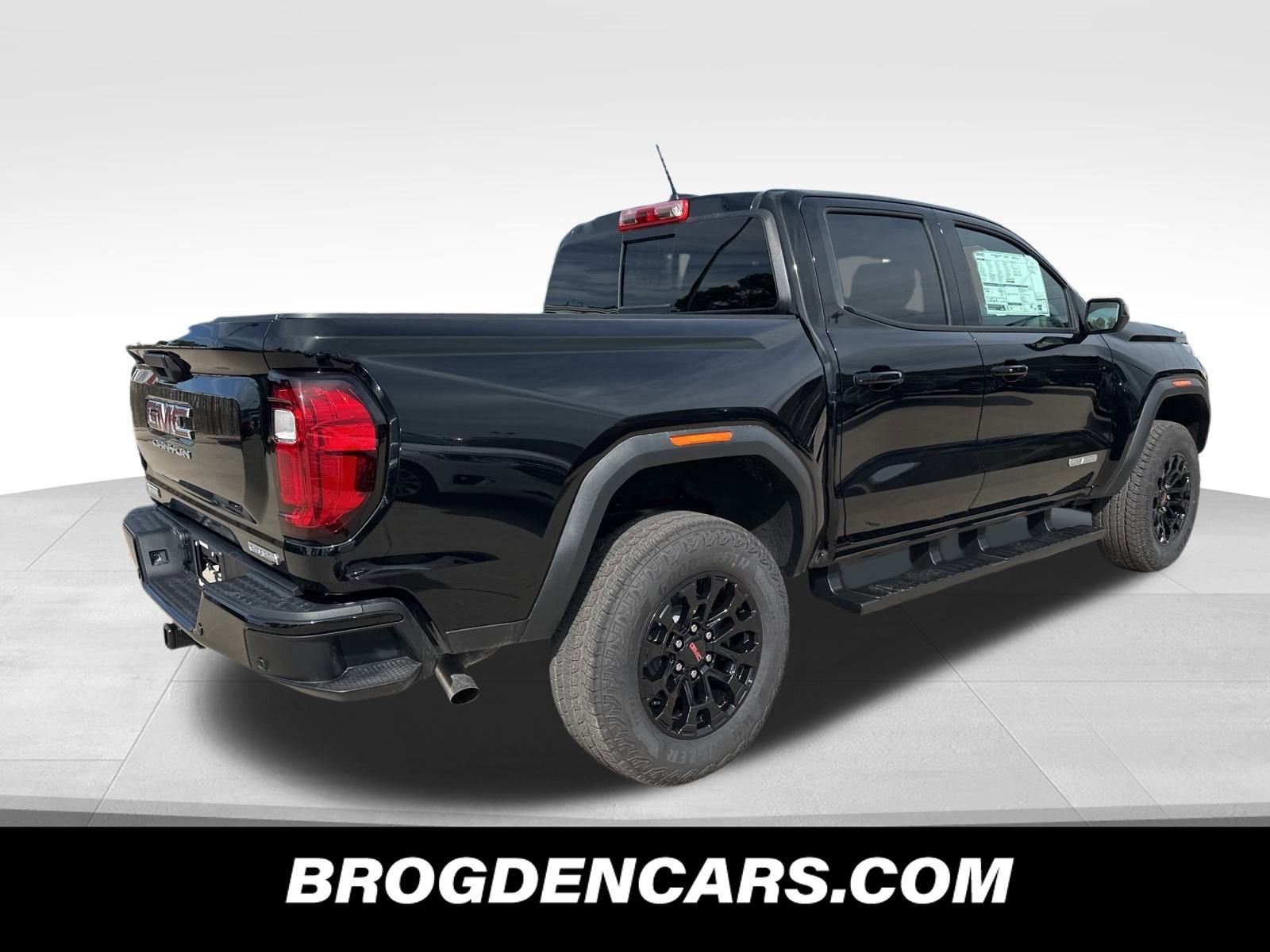 View vehicle photo 3