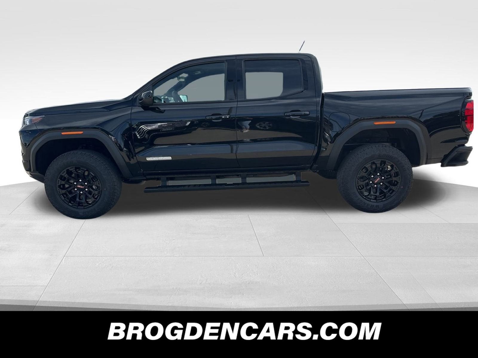 View vehicle photo 6