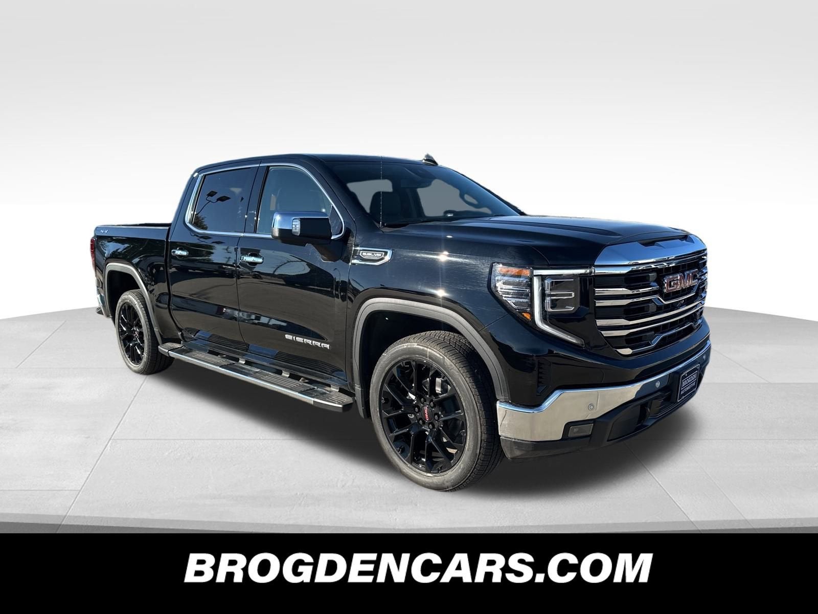 2026 GMC Sierra 1500 SLT Crew Cab 4WD