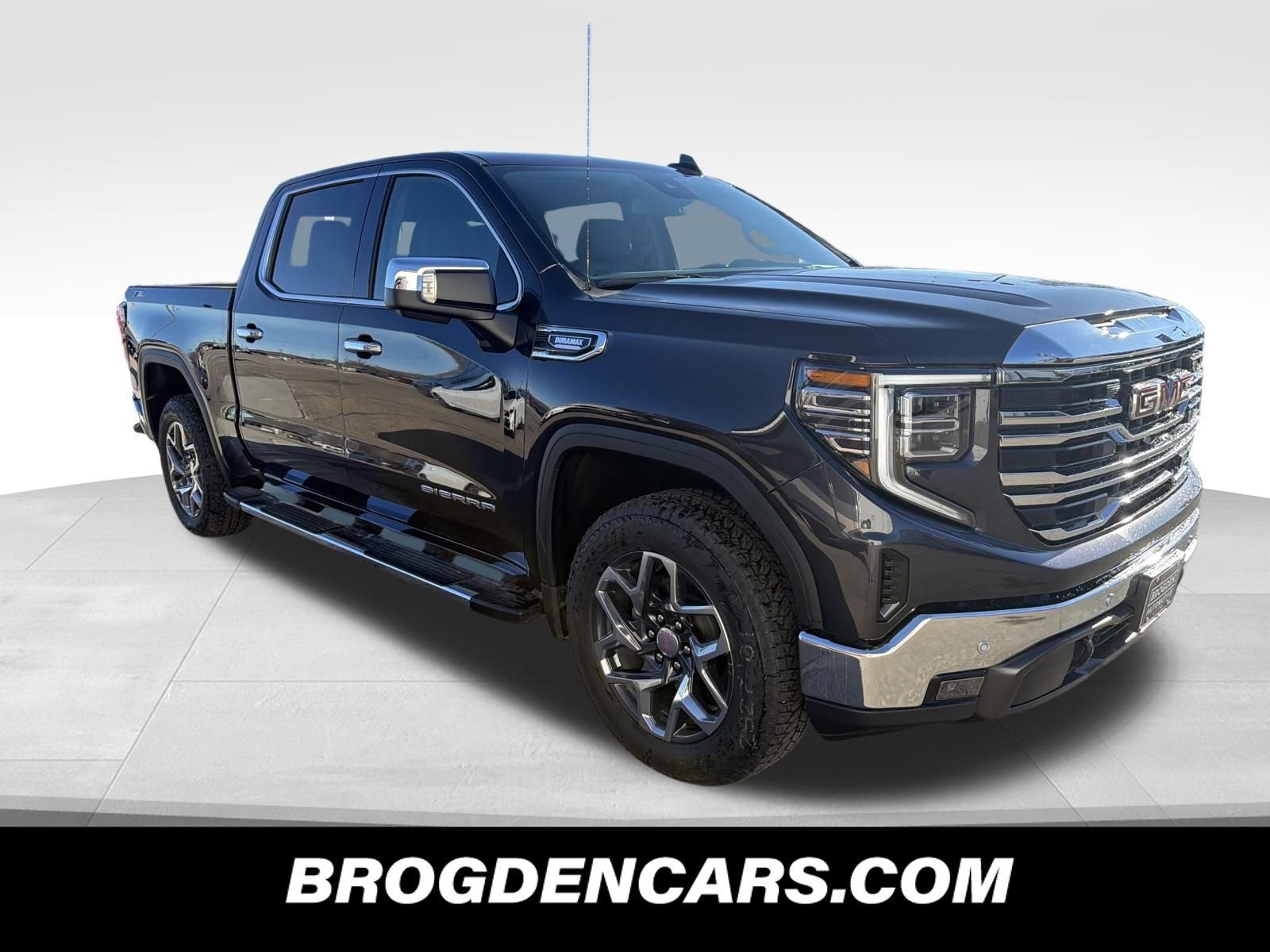 2026 GMC Sierra 1500 SLT Crew Cab 4WD