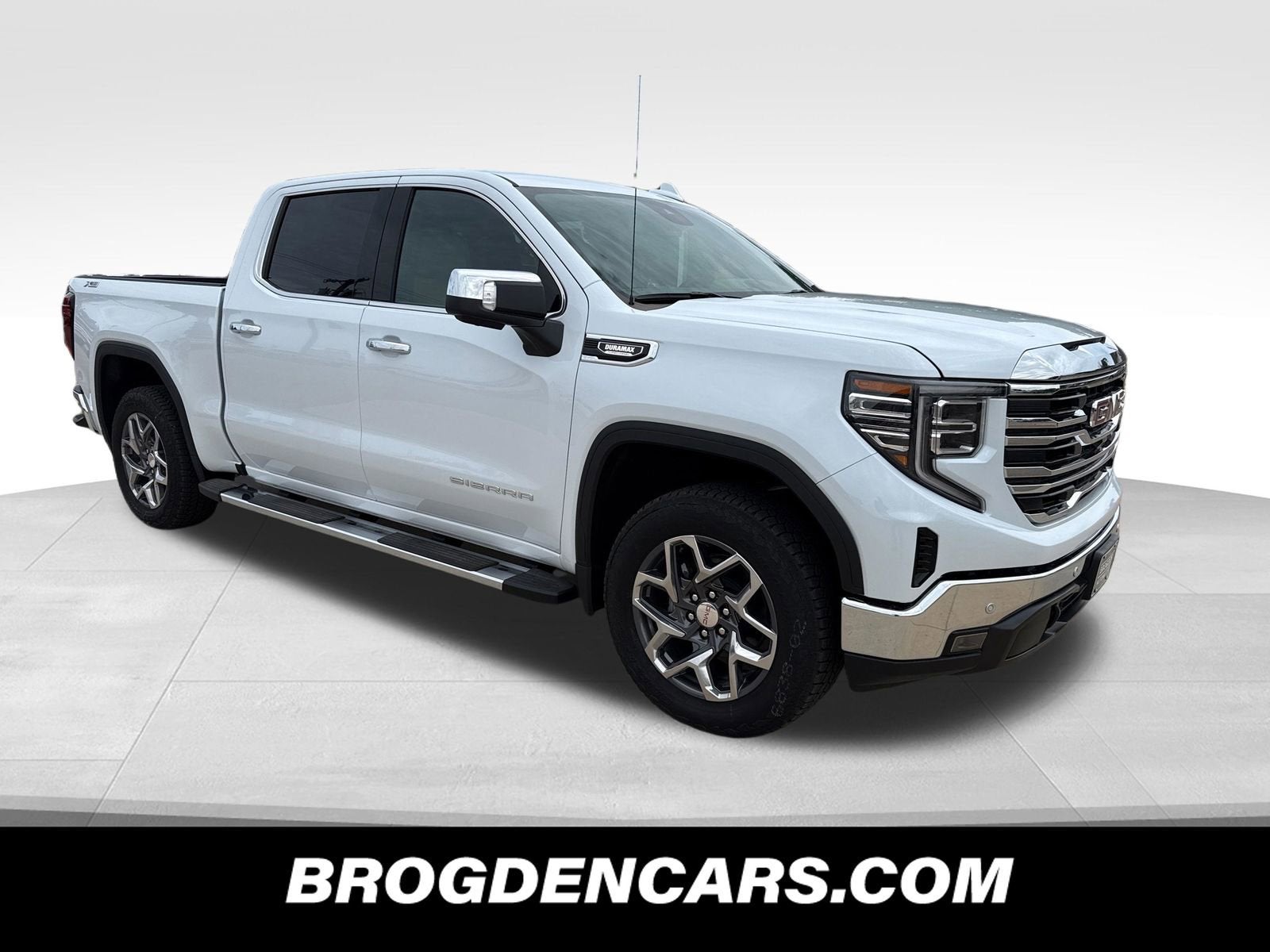 Glacier White Tricoat 2026 GMC Sierra 1500 Pickup Truck Four-Wheel Drive Automatic
