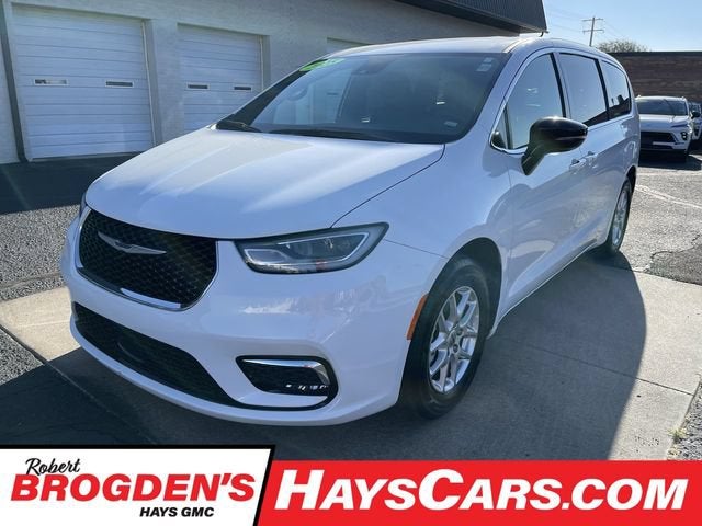  2025 Chrysler Pacifica Select FWD   