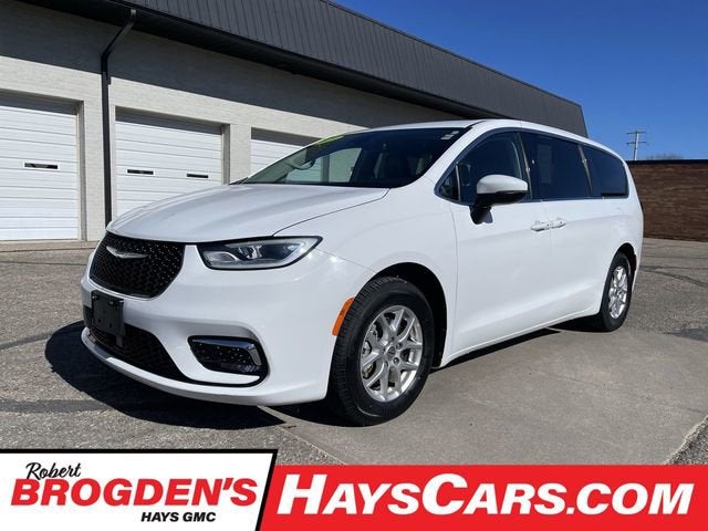  2023 Chrysler Pacifica Touring L FWD   