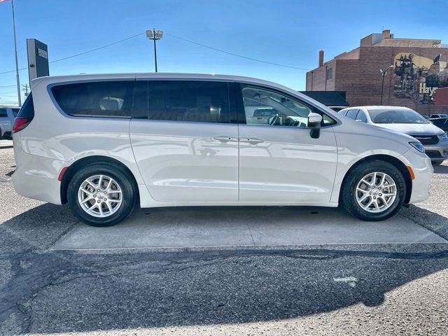 View vehicle photo 4