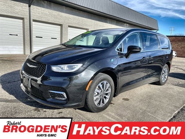 Brilliant Black 2024 Chrysler Pacifica Hybrid Select FWD Minivan Front-Wheel Drive Continuously Variable Transmission