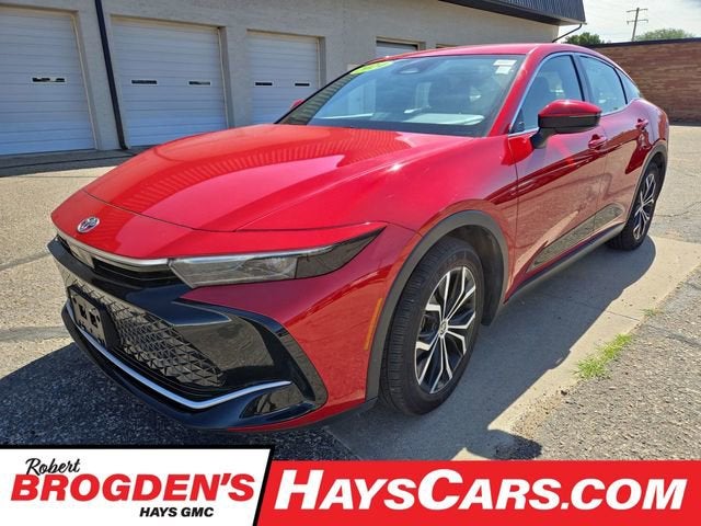  2024 Toyota Crown XLE AWD   