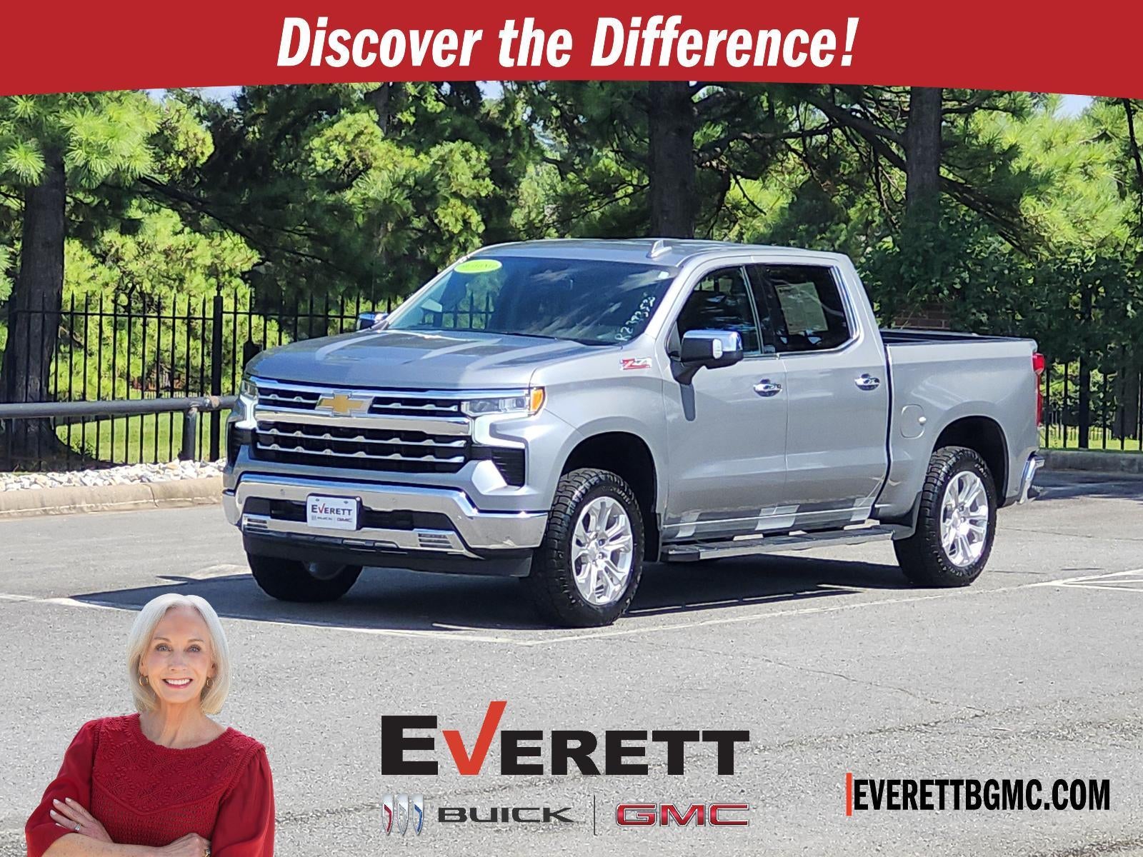 Sterling Gray Metallic 2024 Chevrolet Silverado 1500 Pickup Truck Four-Wheel Drive Automatic