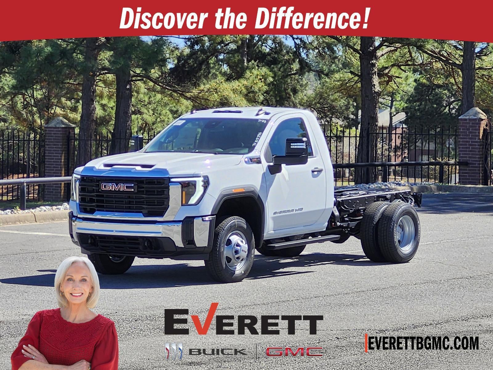 Summit White 2026 GMC Sierra 3500HD Chassis Pickup Truck Four-Wheel Drive Automatic