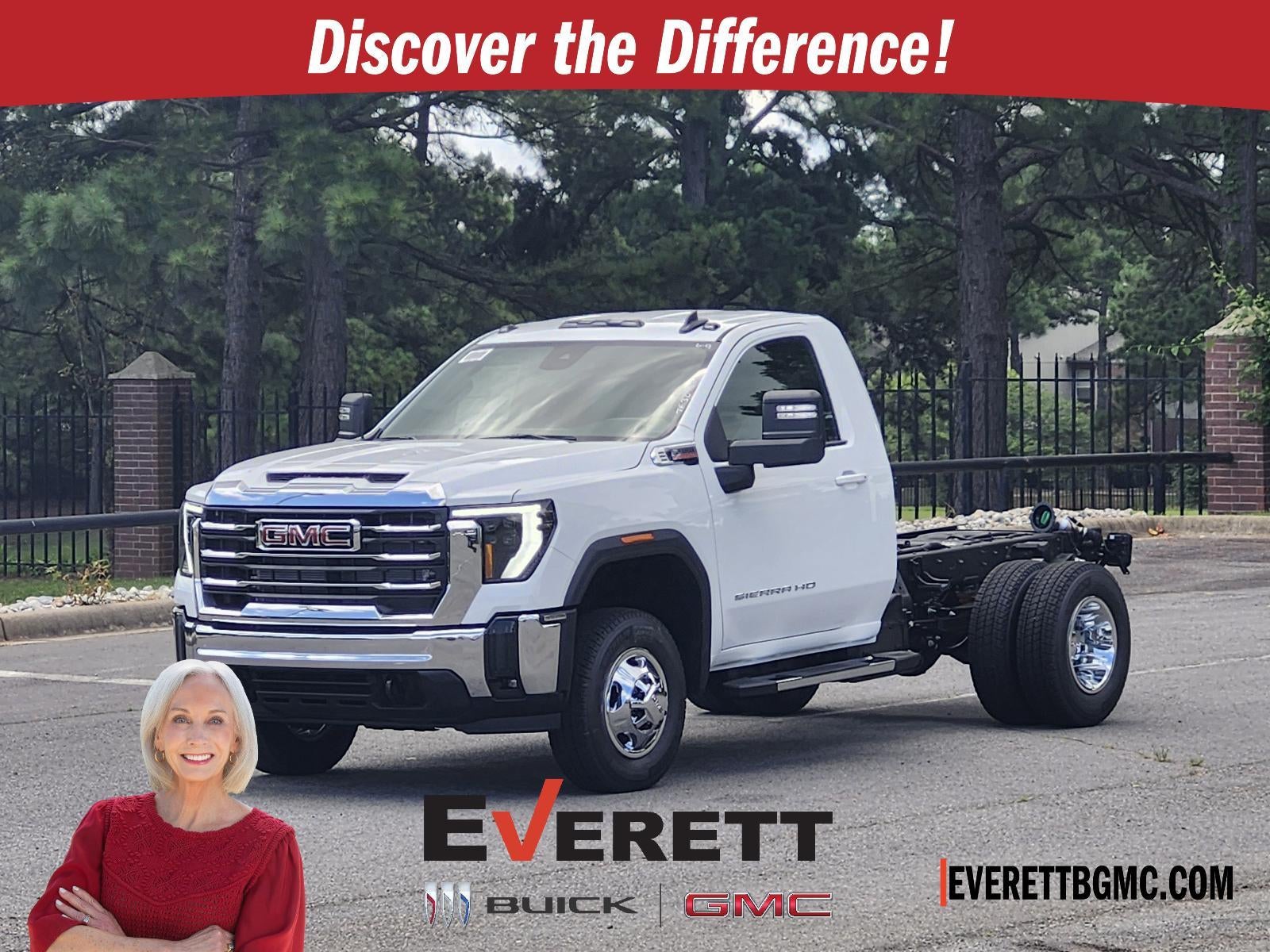 Summit White 2026 GMC Sierra 3500HD Chassis Pickup Truck Four-Wheel Drive Automatic