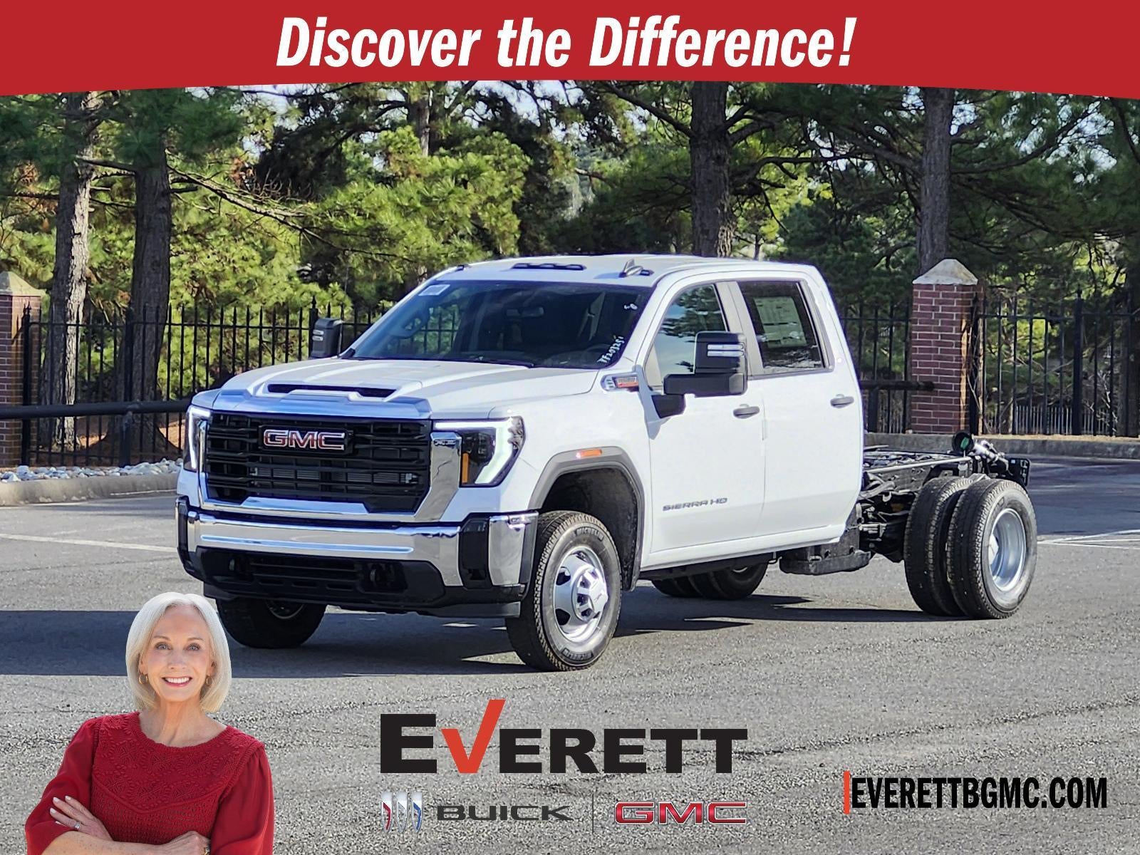 Summit White 2026 GMC Sierra 3500HD Chassis Pickup Truck Four-Wheel Drive Automatic