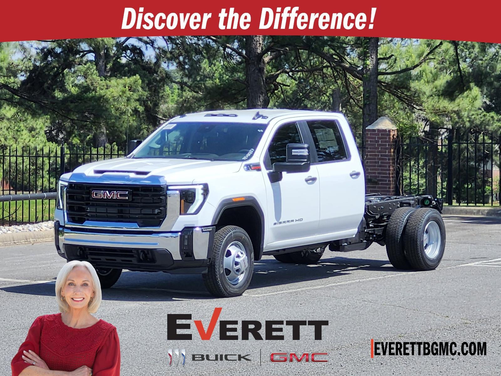 Summit White 2026 GMC Sierra 3500HD Chassis Pickup Truck Four-Wheel Drive Automatic