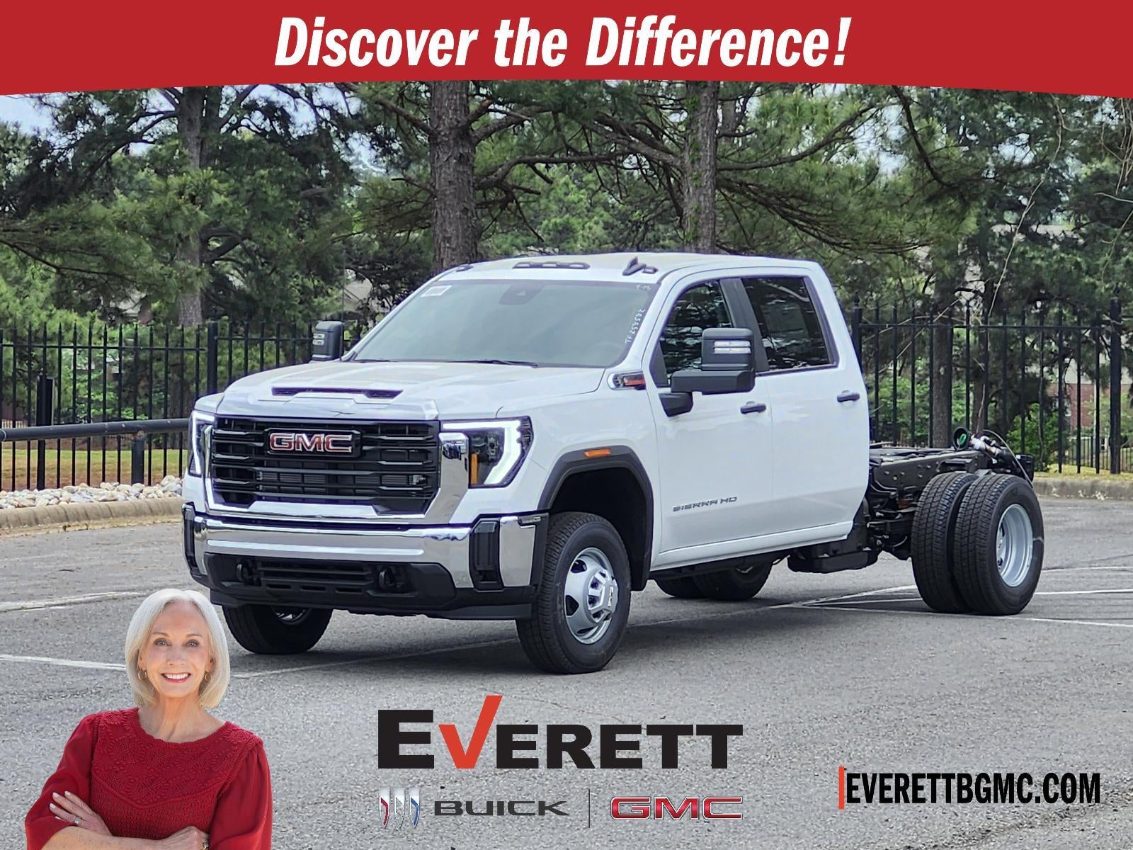 Summit White 2026 GMC Sierra 3500HD Chassis Pickup Truck Four-Wheel Drive Automatic