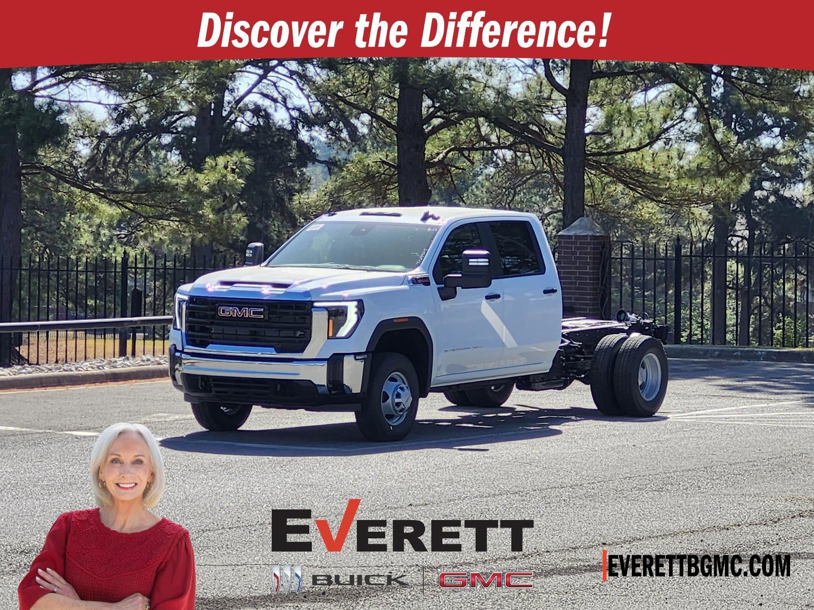 Summit White 2026 GMC Sierra 3500HD Chassis Pickup Truck Four-Wheel Drive Automatic
