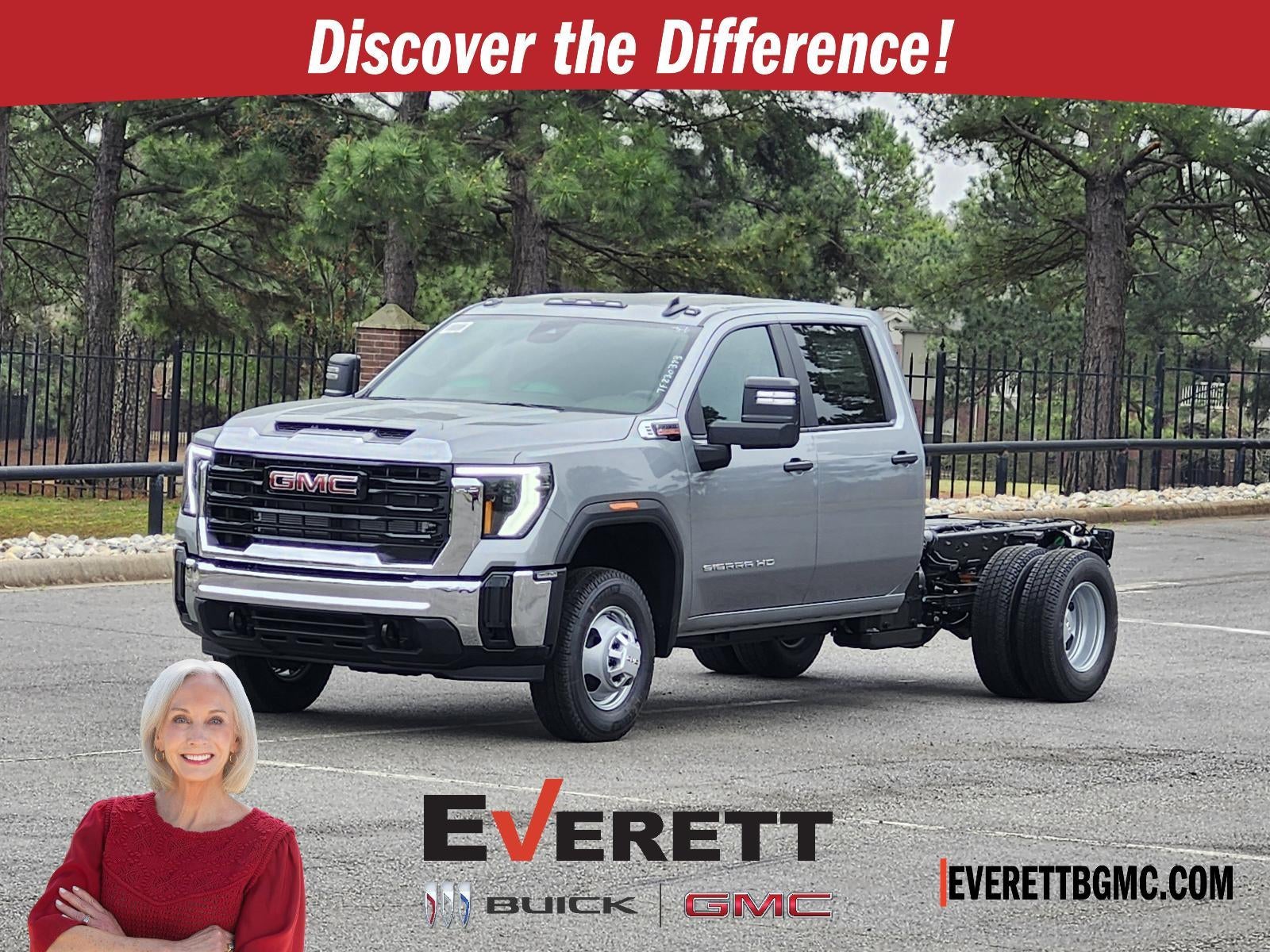 Sterling Metallic 2026 GMC Sierra 3500HD Chassis Pickup Truck Four-Wheel Drive Automatic