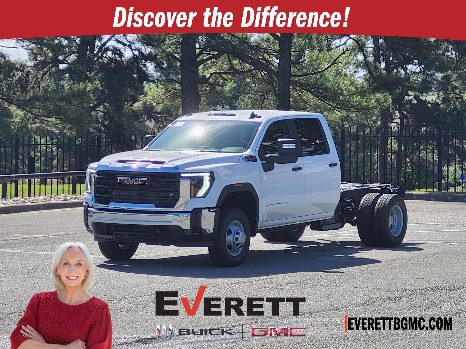Summit White 2026 GMC Sierra 3500HD Chassis Pickup Truck Four-Wheel Drive Automatic