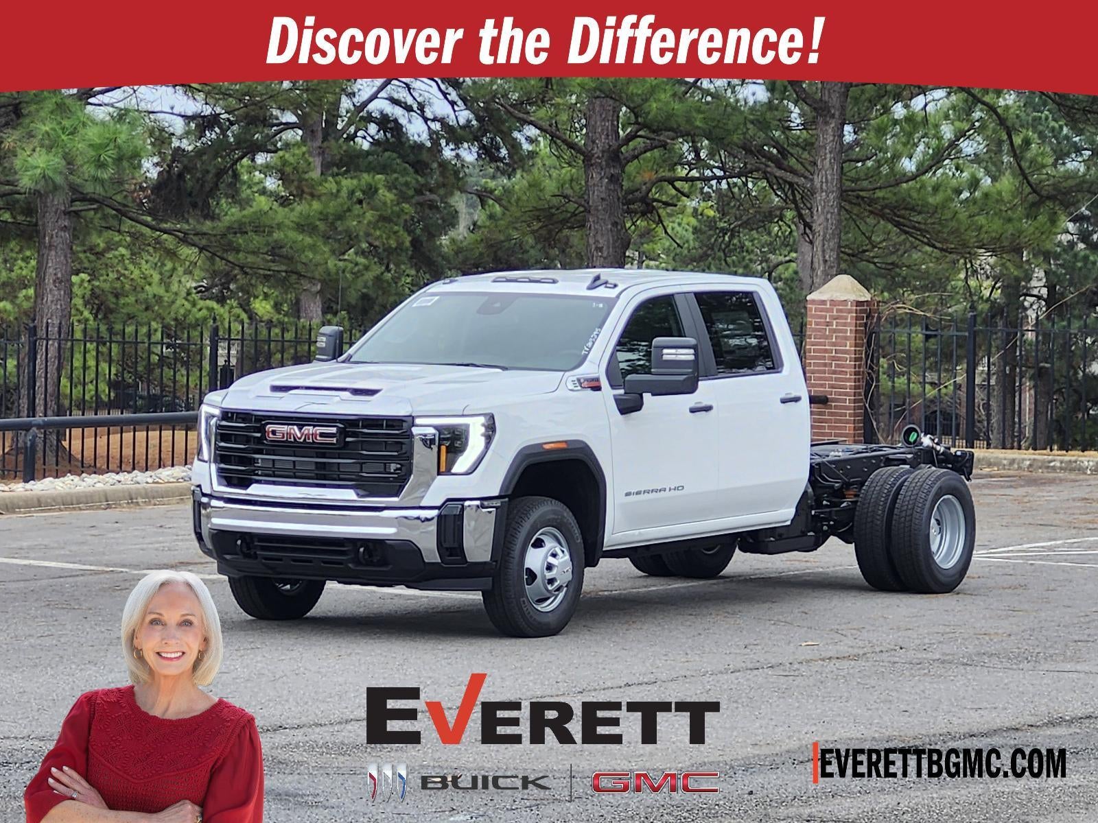 Summit White 2026 GMC Sierra 3500HD Chassis Pickup Truck Four-Wheel Drive Automatic