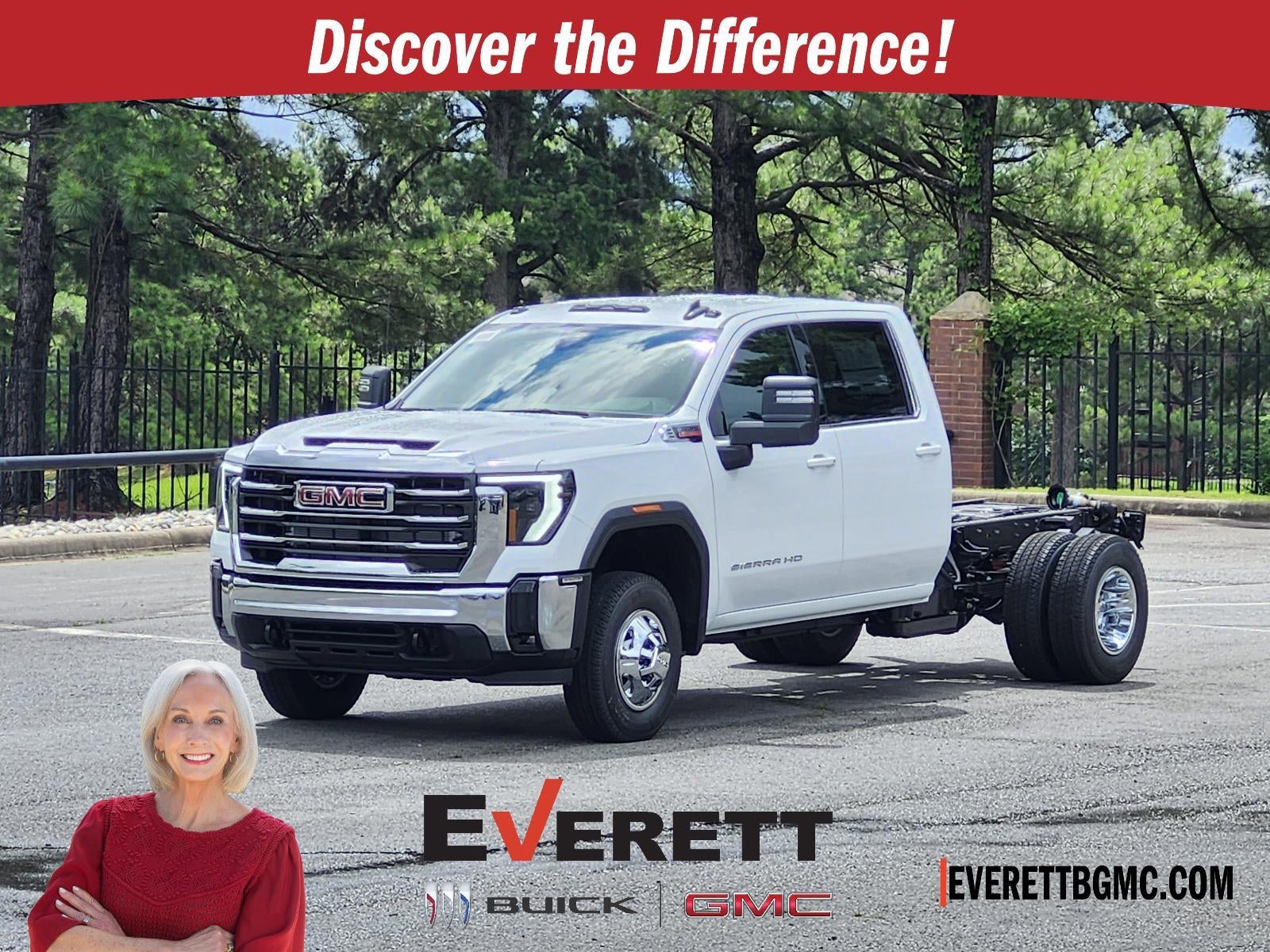 Summit White 2026 GMC Sierra 3500HD Chassis Pickup Truck Four-Wheel Drive Automatic