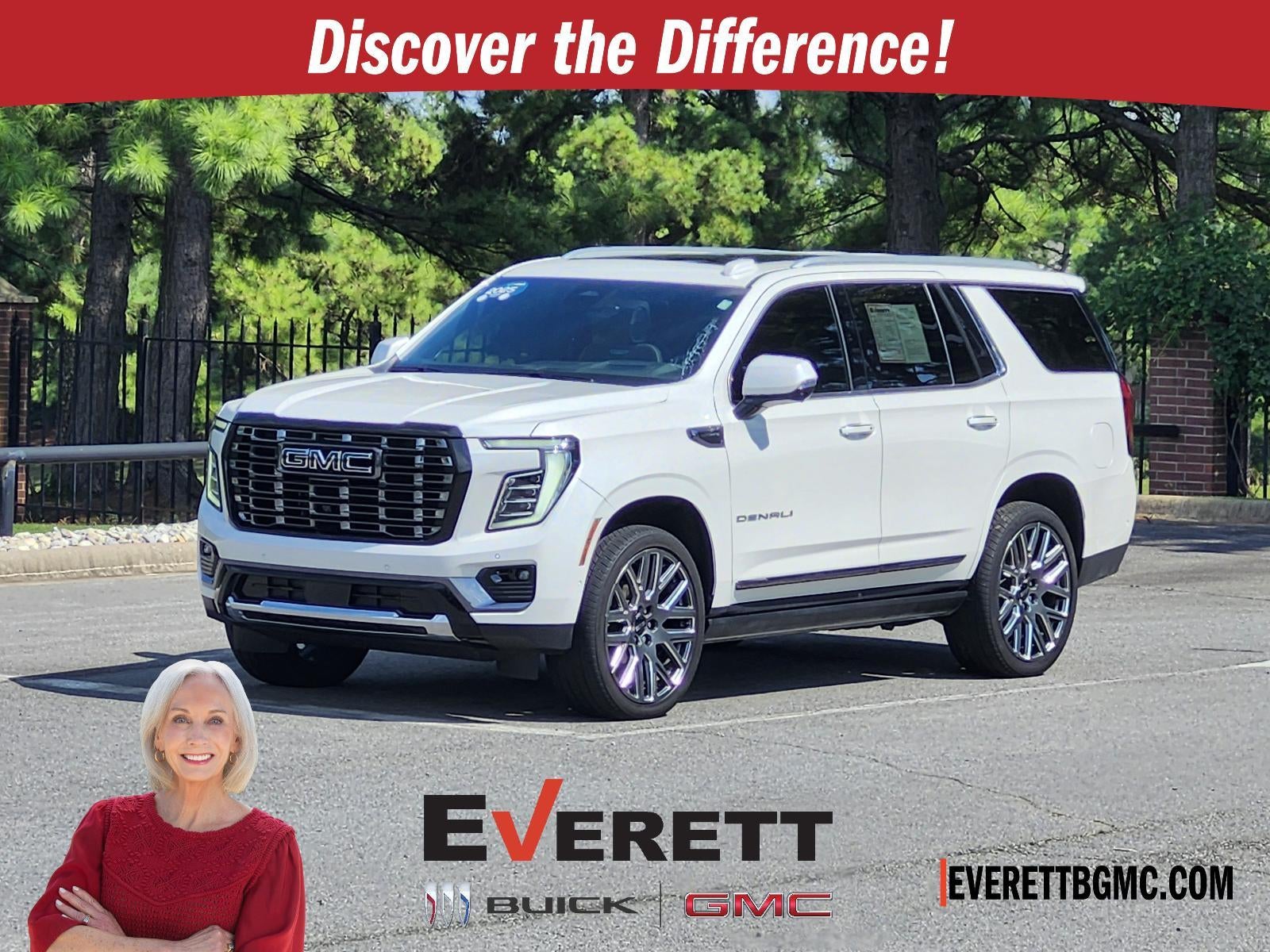 White Frost Tricoat 2025 GMC Yukon SUV / Crossover Four-Wheel Drive Automatic