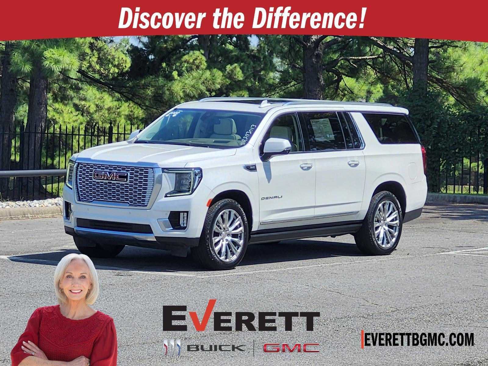 White Frost Tricoat 2022 GMC Yukon XL SUV / Crossover Four-Wheel Drive Automatic