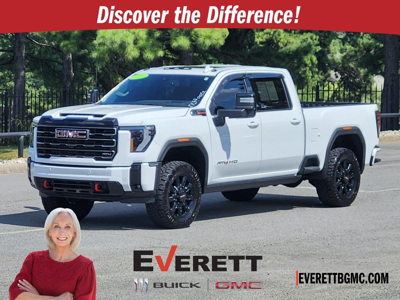 Summit White 2025 GMC Sierra 2500HD Pickup Truck Four-Wheel Drive Automatic