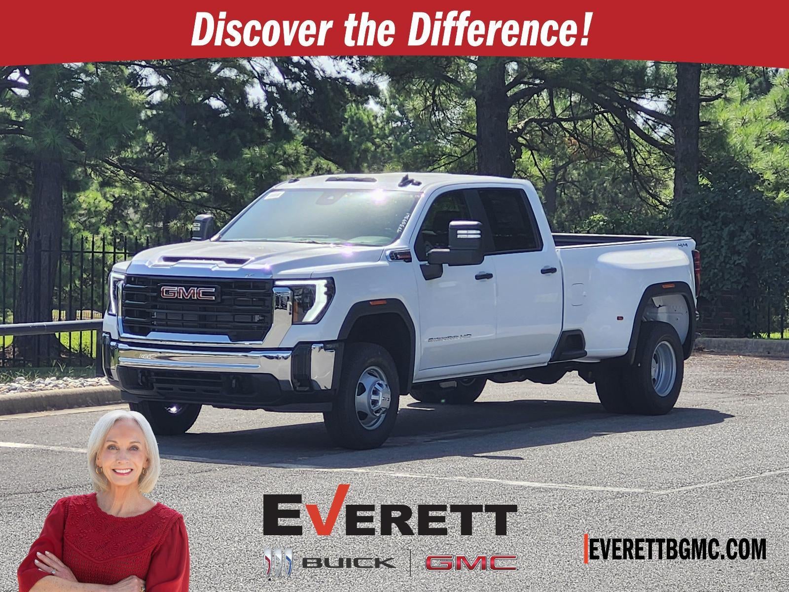 Summit White 2026 GMC Sierra 3500HD Pickup Truck Four-Wheel Drive Automatic
