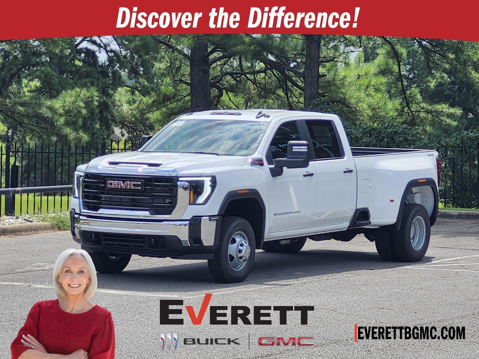 Summit White 2026 GMC Sierra 3500HD Pickup Truck Four-Wheel Drive Automatic