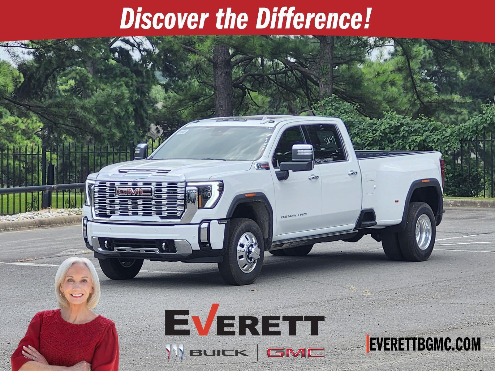Summit White 2026 GMC Sierra 3500HD Pickup Truck Four-Wheel Drive Automatic