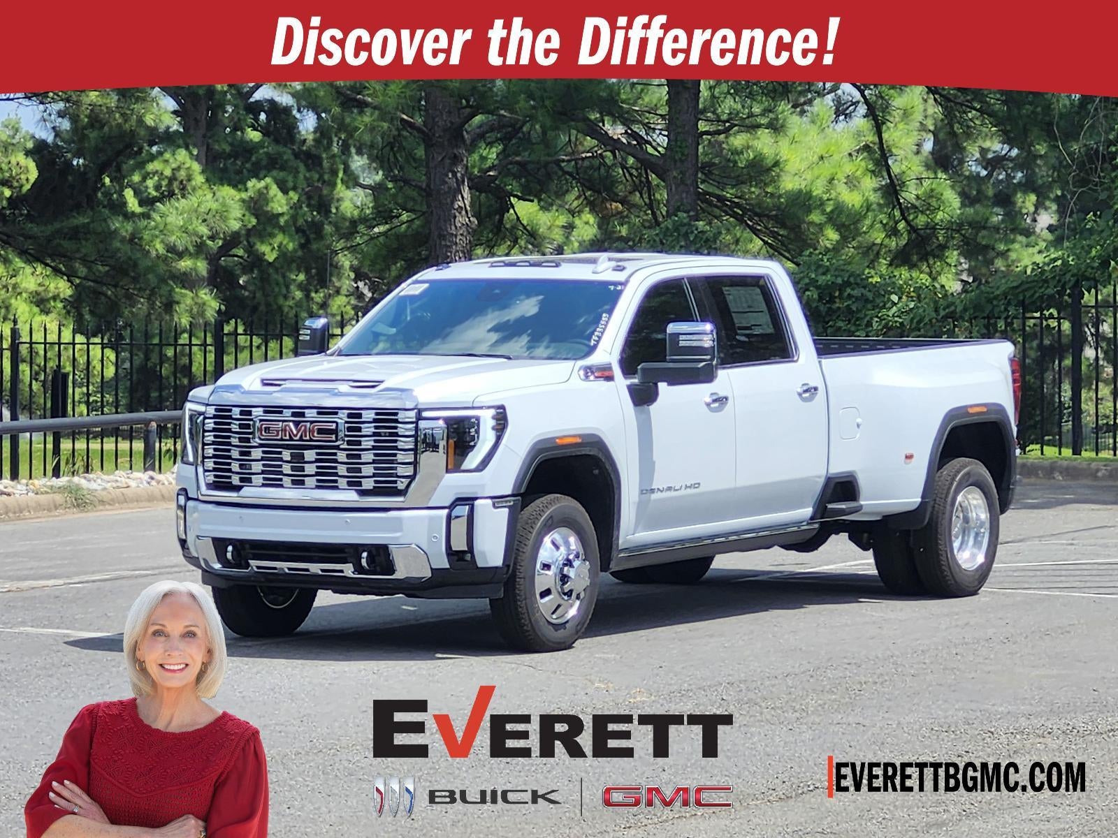 Glacier White Tricoat 2026 GMC Sierra 3500HD Pickup Truck Four-Wheel Drive Automatic