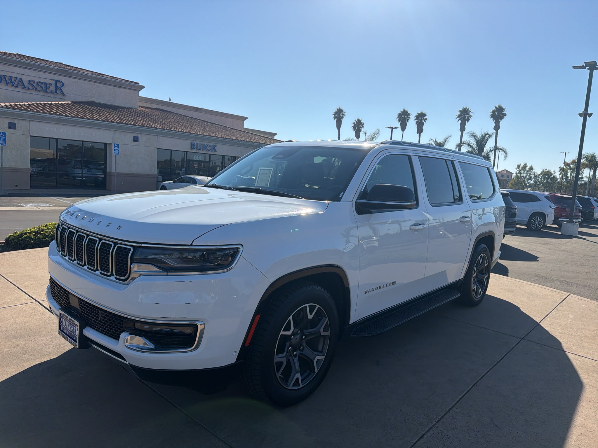  2024 Jeep Wagoneer L Series III 4WD   