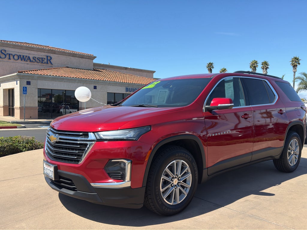 Radiant Red Tintcoat 2023 Chevrolet Traverse SUV / Crossover Front-Wheel Drive Automatic