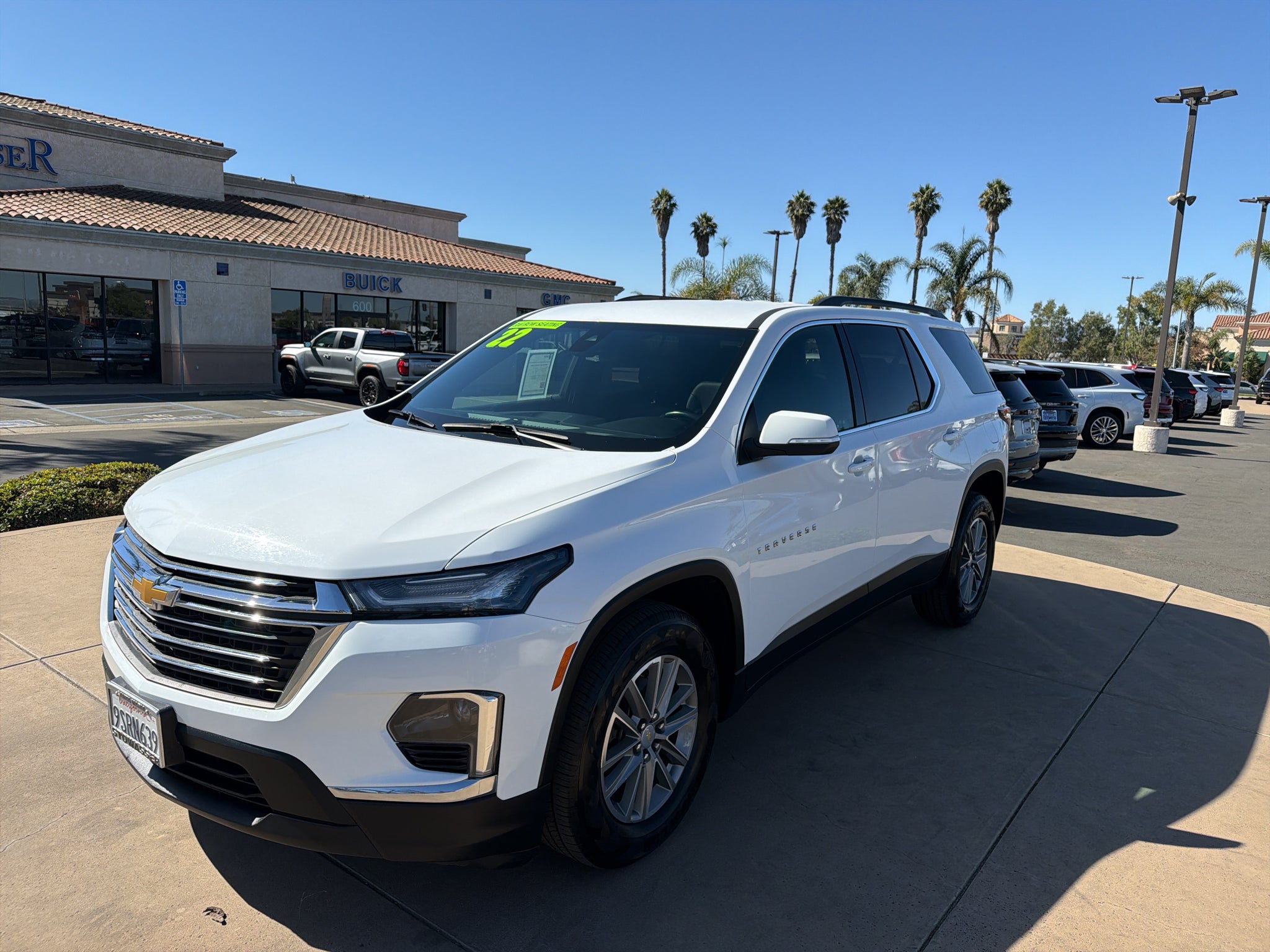  2022 Chevrolet Traverse LT Leather FWD   